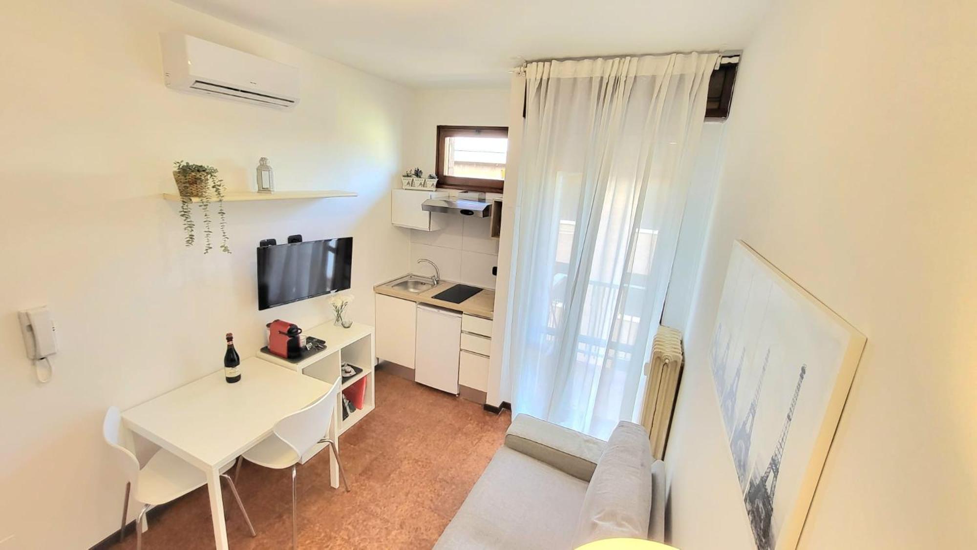 Appartamento Di Fronte All'Ospedale モデナ エクステリア 写真
